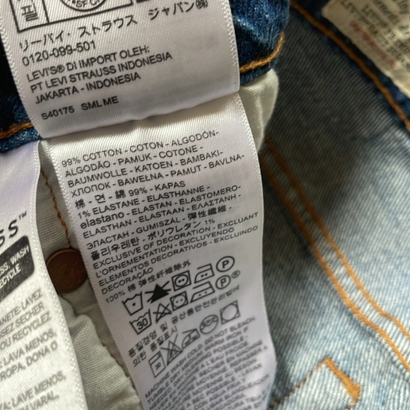 Levi’s 501s Medium Wash Jeans - Picture 8 of 11